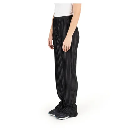 Штаны женские Han Kjobenhavn Straight Leg Black F-130926