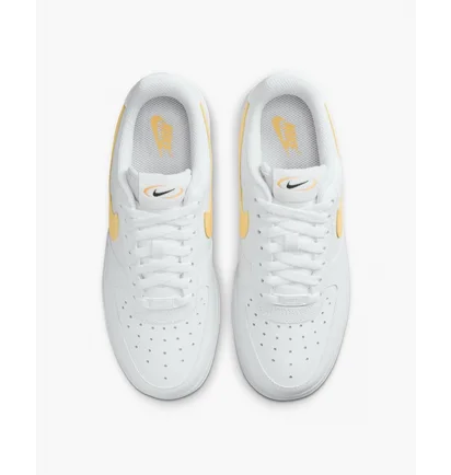 Кросівки жіночі Nike Air Force 1 07 White FQ2742-100