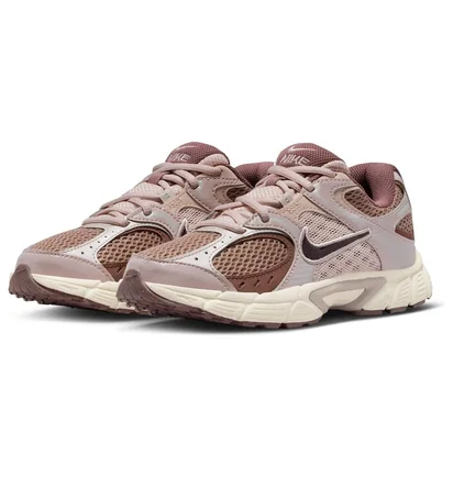 Кроссовки детские Nike V5 Rnr Older Kids Shoes Brown HQ6411-201