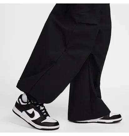 Штаны женские Nike Sportswear Black HM4322-010