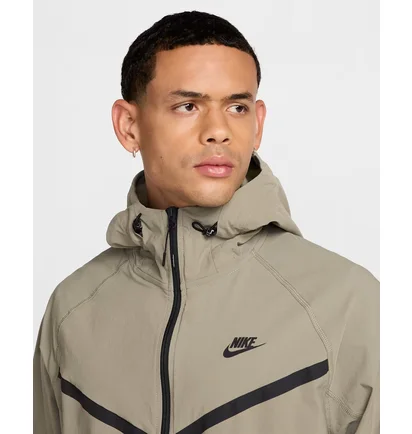 Вітровка чоловіча Nike Tech Woven Camo HM7151-320