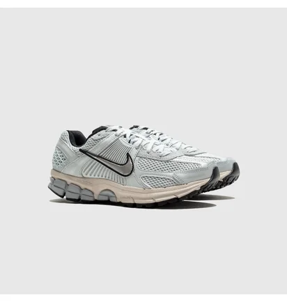 Кросівки жіночі Nike Wmns Zoom Vomero 5 White FN6742-002