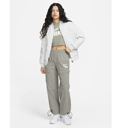 Футболка женская Nike T-Shirt Sportswear Grey FZ4635-053
