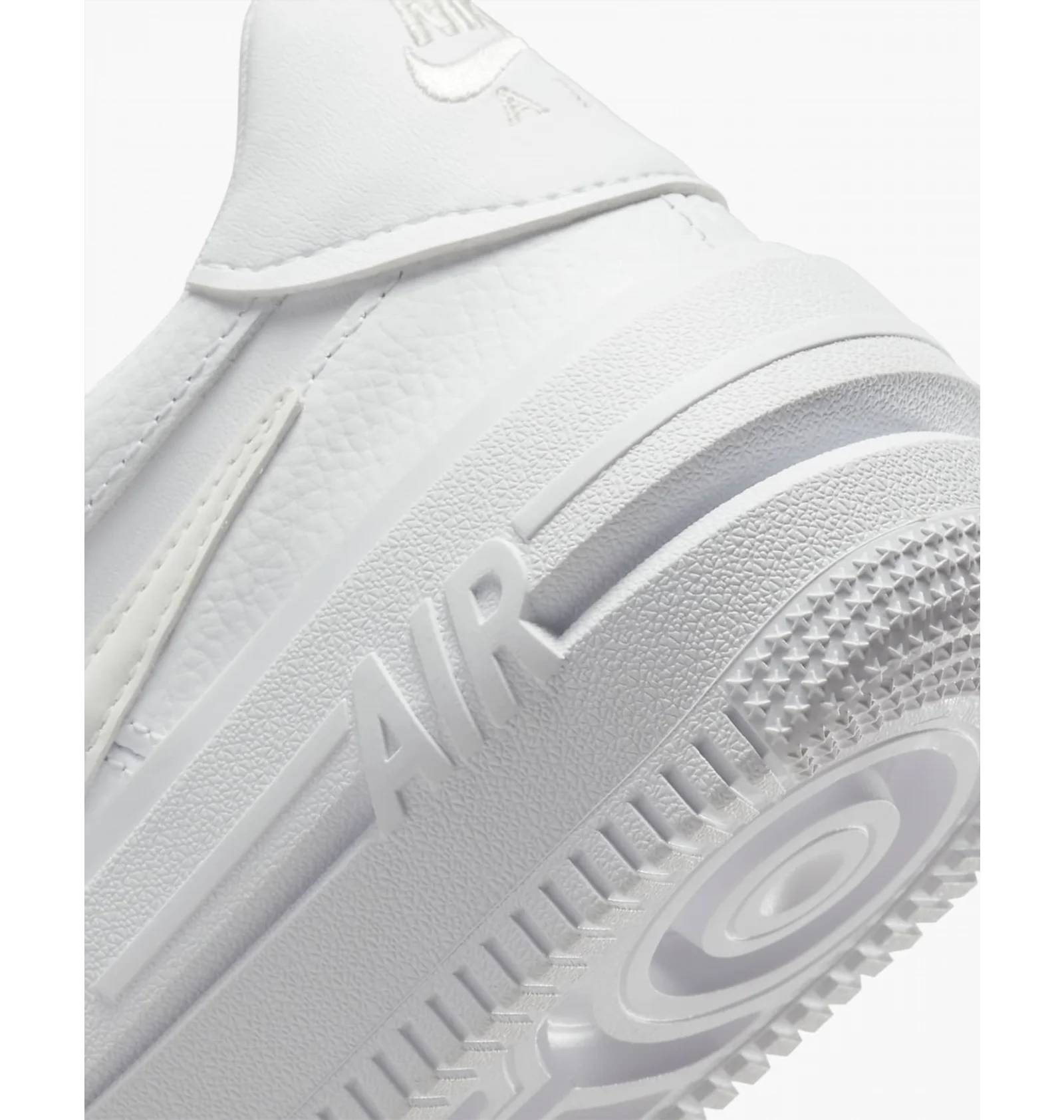 ᐉ Кросівки жіночі Nike Air Force 1 Plt.Af.Orm Triple W White