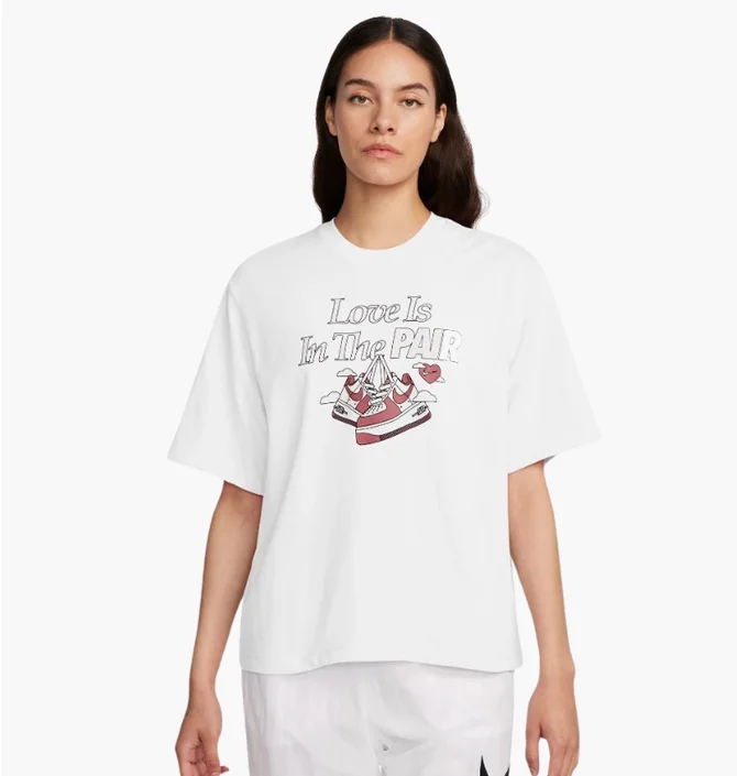 Футболка жіноча Nike Sportswear White FQ8870-100