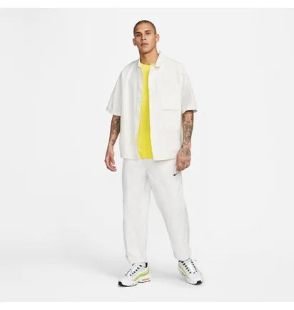 Футболка чоловіча Nike Sportswear Club MenS T-Shirt Yellow AR4997-732