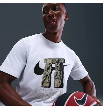 Футболка мужская Nike Etched Tee White HV1699-100