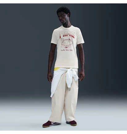 Футболка чоловіча Nike Graphics Beige HQ9264-110