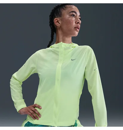 Вітровка жіноча Nike Swift Green HQ0650-701