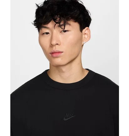 Футболка чоловіча Nike Sportswear Premium Essentials White HF9606-010
