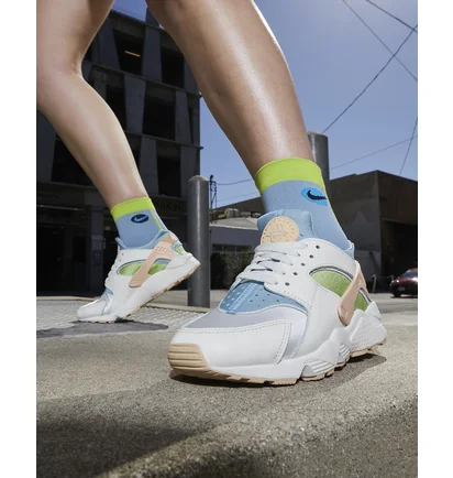 Кросівки жіночі Nike Air Huarache Se Sun Club White Dq0117-100