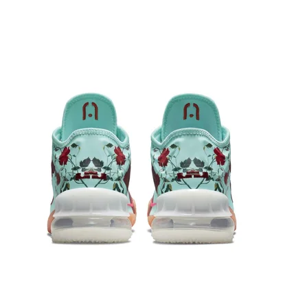 Кроссовки унисекс Nike Lebron Xviii Low Floral Multi CV7562-400