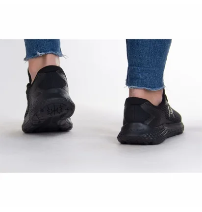 Кроссовки женские Under Armour Charged Rogue 3 Black 3024888-003