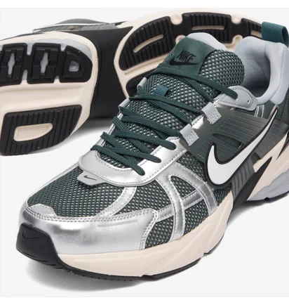 Кроссовки мужские Nike V2K Run Sneaker Metallic/Green HJ4497-300