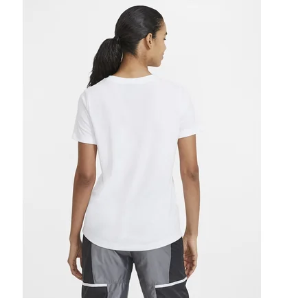 Футболка женская Nike T-Shirt Sportswear Essential White AT5464-100