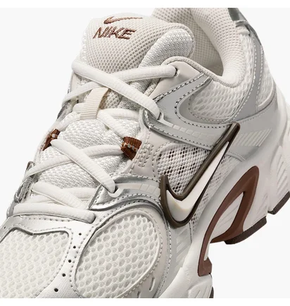 Кросівки жіночі Nike V5 Rnr Beige/Metallic HQ7901-102