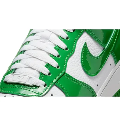 Кроссовки женские Nike Air Force 1 07 White/Green FJ4801-300