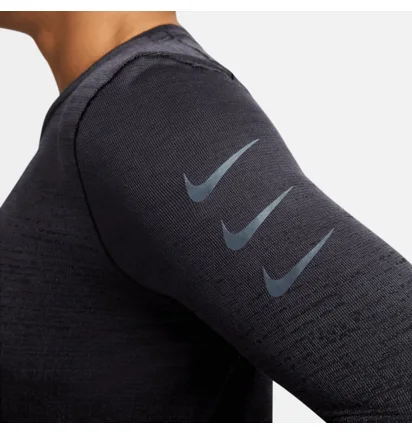 Лонгслів жіночий Nike Dri-Fit Adv Run Division Black DX0296-015
