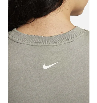 Футболка женская Nike T-Shirt Sportswear Grey FZ4635-053