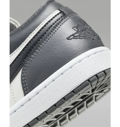 Кроссовки женские Air Jordan Air 1 Low Shoes Grey/White DC0774-102