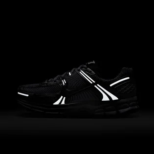 Кросівки жіночі Nike Air Zoom Vomero 5 Grey/Metallic IB7253-500