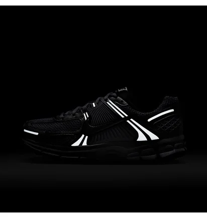 Кросівки жіночі Nike Air Zoom Vomero 5 Grey/Metallic IB7253-500