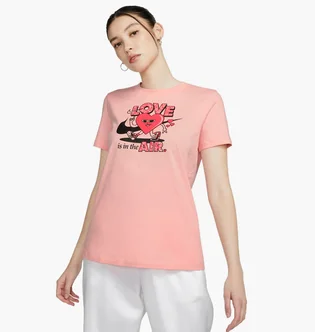 Футболка жіноча Nike Sportswear Pink DN5878-697