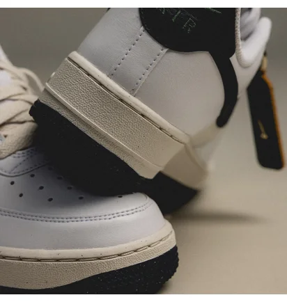 Кросівки чоловічі Nike Air Force 1 07 White HF4298-100