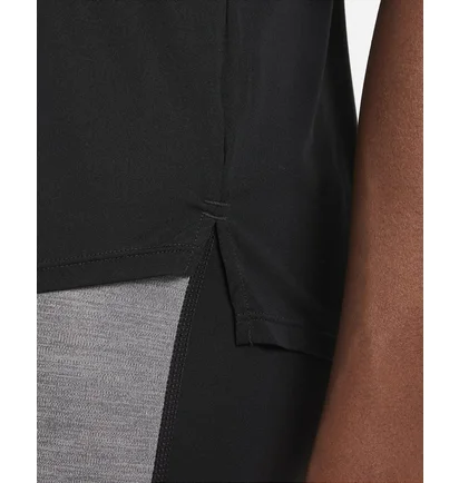 Футболка женская Nike W Nk One Df Ss Std Top Black Dd0638-010