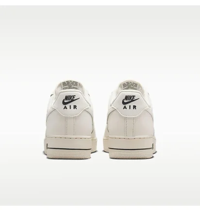 Кроссовки мужские Nike Air Force 1 07 Lv8 Beige IM6002-030