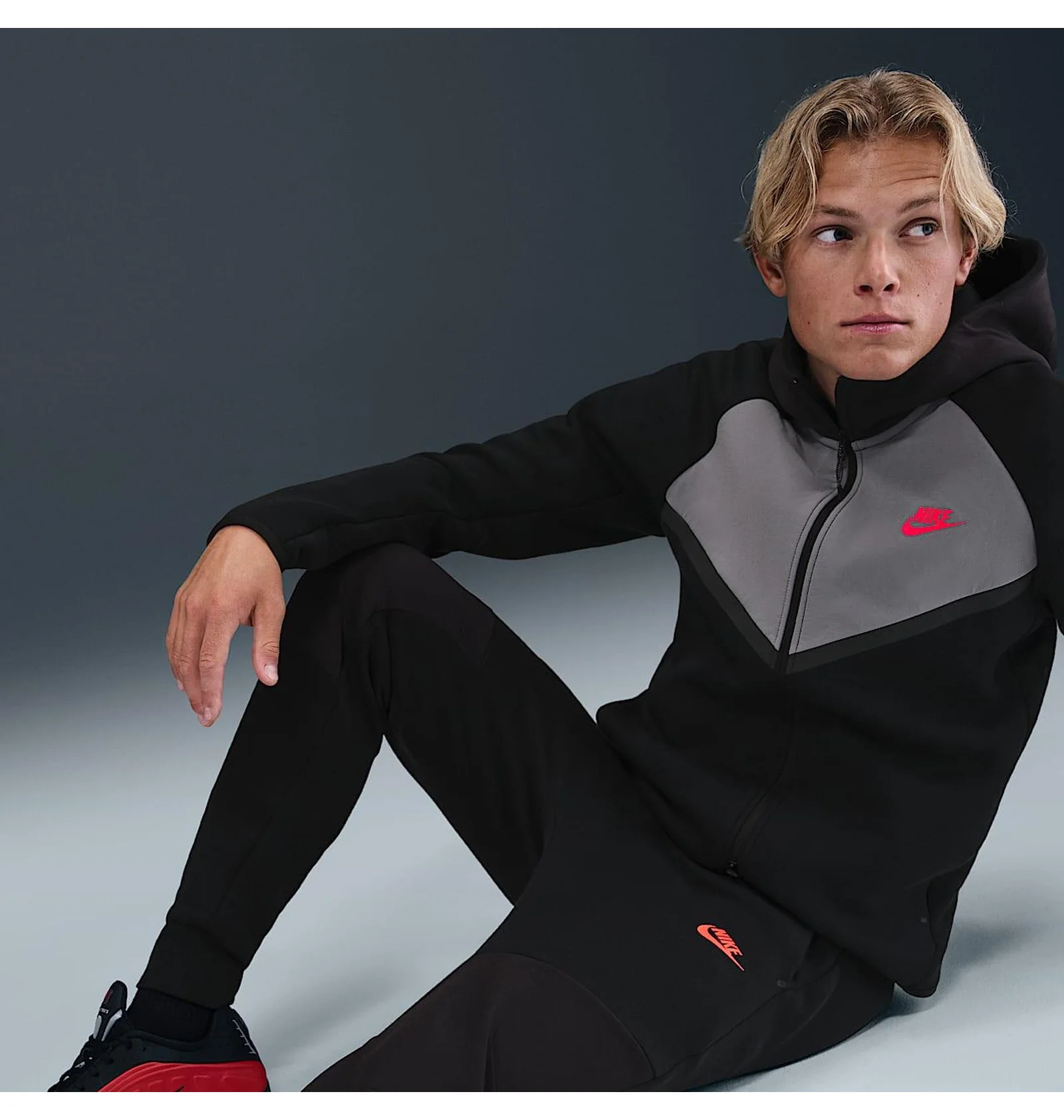 ᐉ Спортивный костюм мужской Nike Tech Fleece Black/Grey IH4302