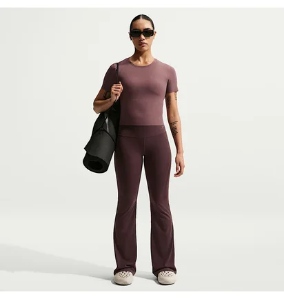 Футболка женская Nike Zenvy Beige IB8964-502