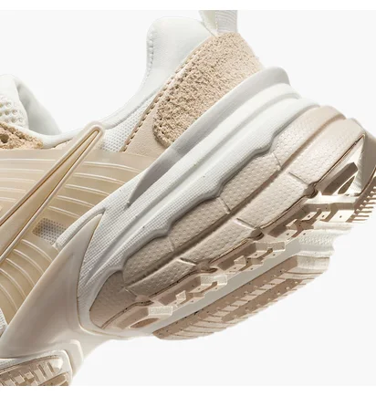 Кроссовки женские Nike V2K Run Beige HV3917-133
