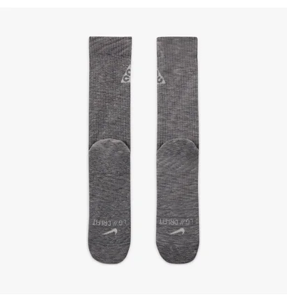 Шкарпетки унісекс Nike Acg Kelley Ridge Crew 2.0 Socks Grey (1 пара) DA2599-065