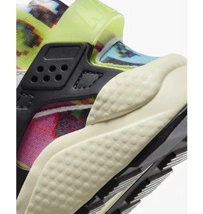 Кросівки жіночі Nike Air Huarache Se Beige Dx3264-902