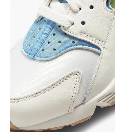 Кросівки жіночі Nike Air Huarache Se Sun Club White Dq0117-100