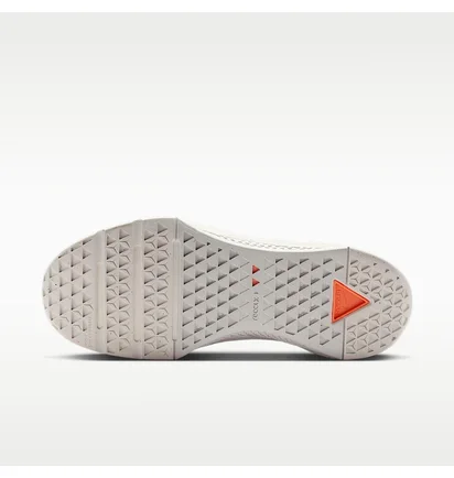 Кроссовки женские Nike W Metcon 10 Beige HQ2620-101
