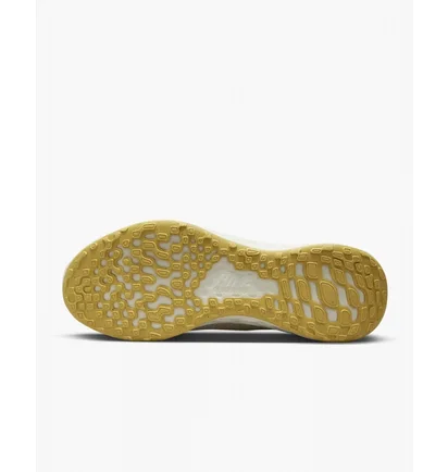 Кросівки жіночі Nike Revolution 6 Next Nature Beige DC3729-104