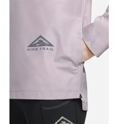Куртка жіноча Nike Womens Trail Running Jacket Violet Dm7565-501