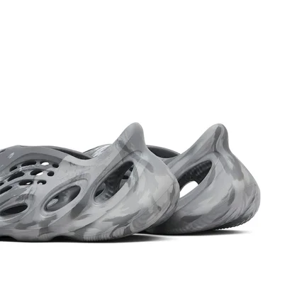 Тапочки чоловічі Adidas Yeezy Foam Rnr Mx Granite Grey IE4931