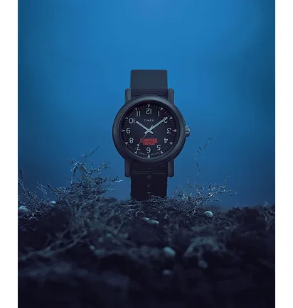 Годинник чоловічий Timex Camper X Stranger Things 40Mm Fabric Strap Watch (Schwarz) TW2V50800U8