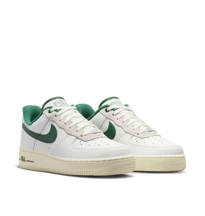 Кросівки жіночі Nike Air Force 1 07 Lx White DR0148-102