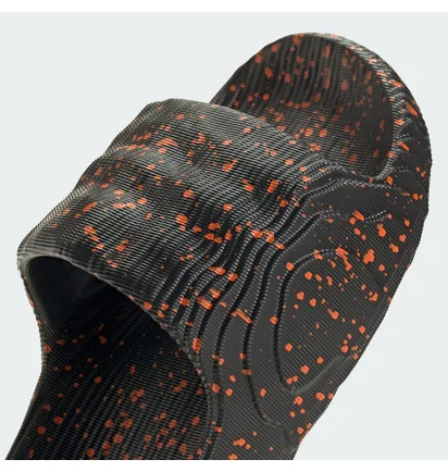 Тапочки унисекс Adidas Adilette Black IG9262