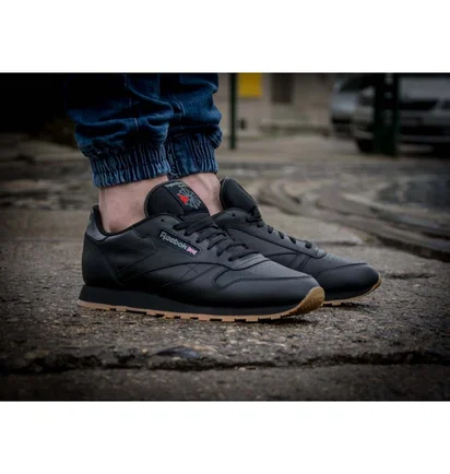 Кросівки унісекс Reebok Classic Leather Black 49800