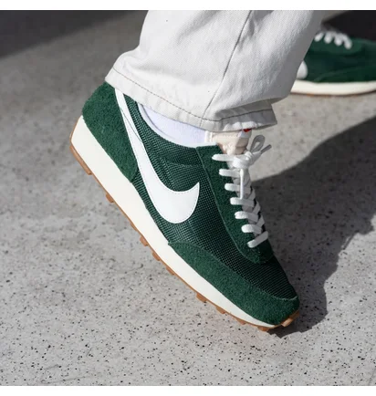 Кросівки жіночі Nike Daybreak Vintage Fir Green DX0751-301