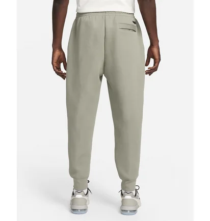 Штани чоловічі Nike Tech Fleece Reimagined Fleece Pants Grey FN3403-053