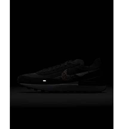Кросівки жіночі Nike Waffle One Se Black DJ9776-001