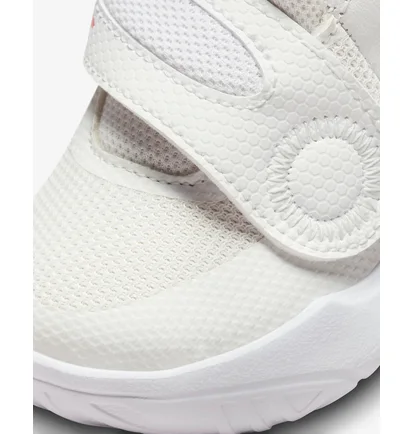 Кросівки дитячі Nike Team Hustle D 11 White DV8995-102
