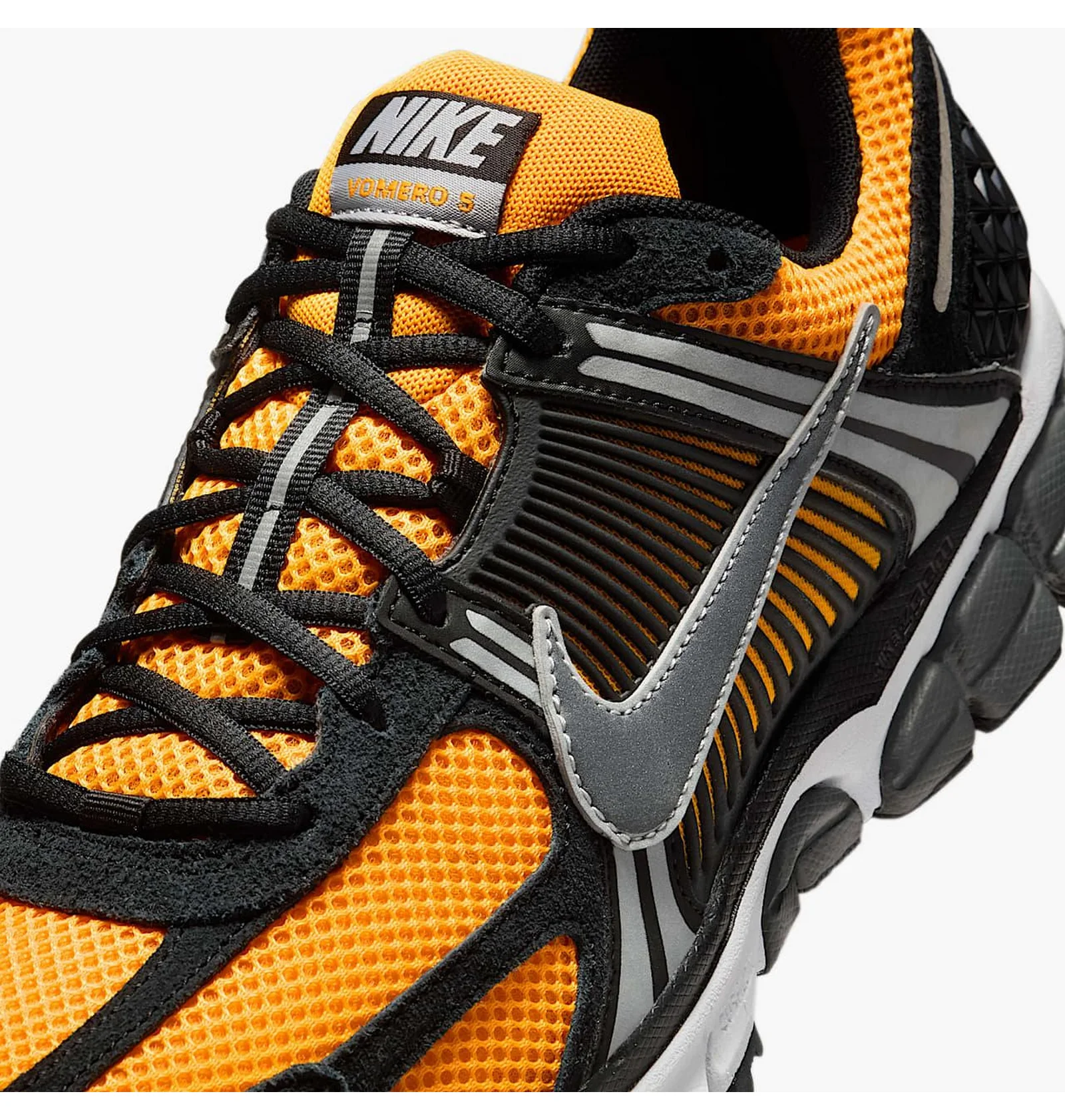 ᐉ Кросівки чоловічі Nike Zoom Vomero 5 Black/Orange IF6211-700