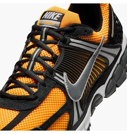 Кросівки чоловічі Nike Zoom Vomero 5 Black/Orange IF6211-700